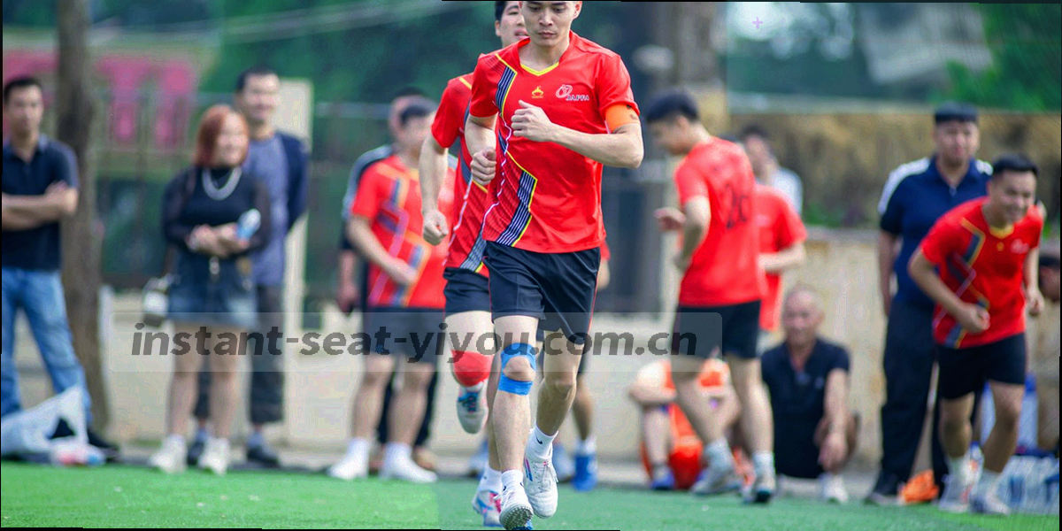 抽象几何节点之间的连线与同步脉冲